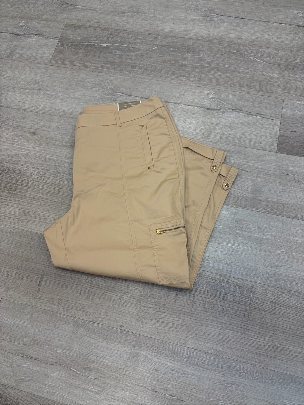 Chico‘s Luxe Twill Utility Crop Pants